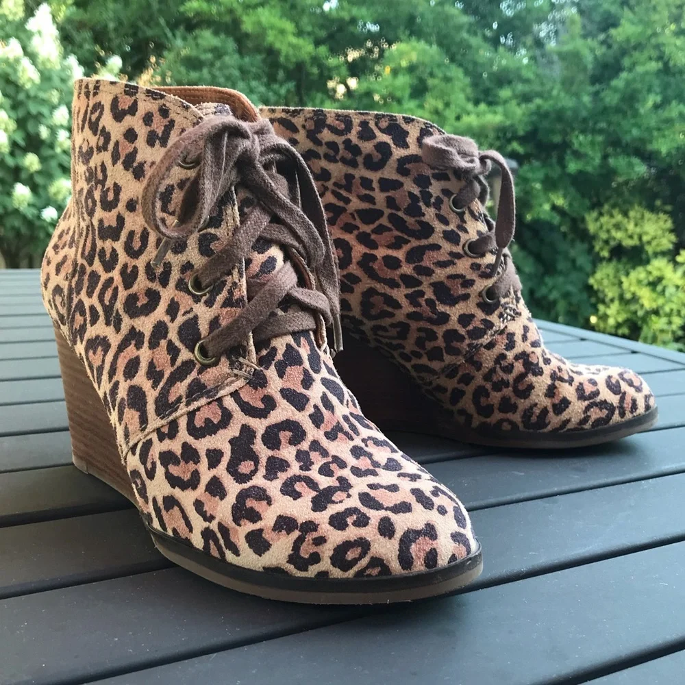 Lucky Brand Leopard Print Women’s Wedge Boots 6.5 - Picture 1 of 11